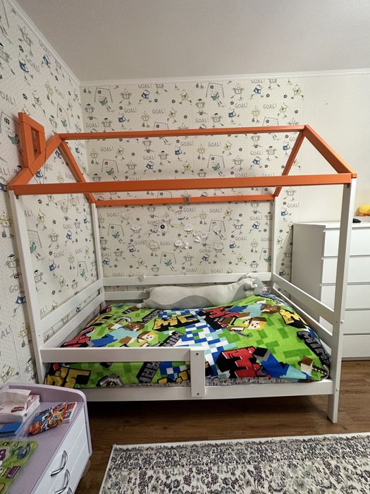 Кровать домик детская