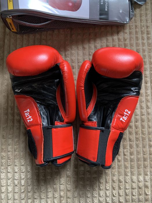 Боксови ръкавици Everlast