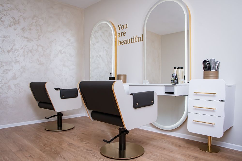 Închiriez post maniciura