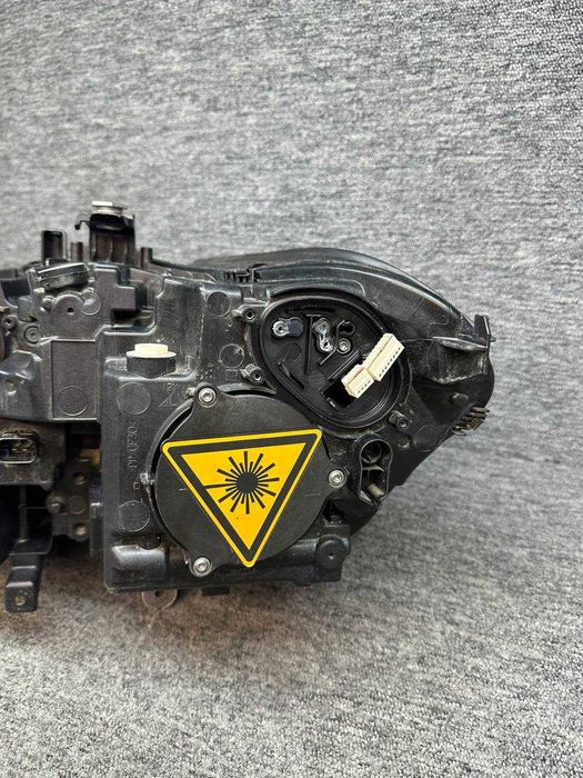 Far dreapta laser shadow BMW g05 nfl