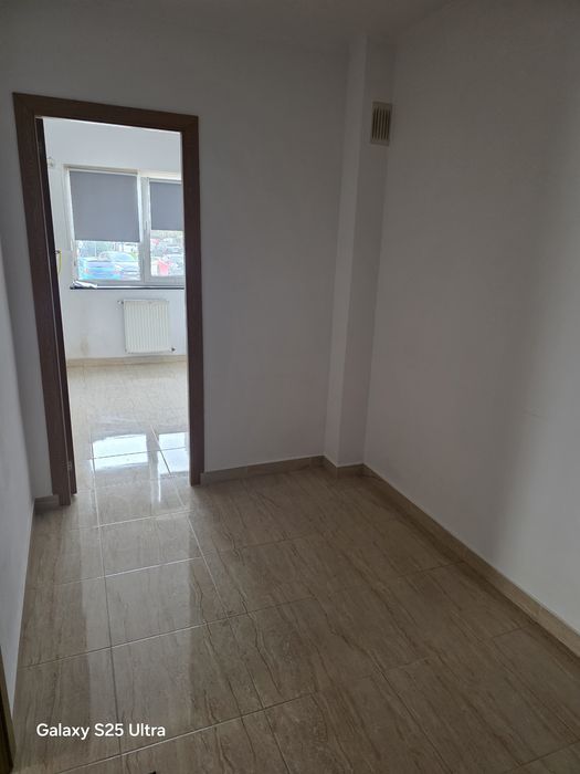 De vanzare/inchiriat apartament 2 camere foarte luminos. Gara pozitie foarte buna