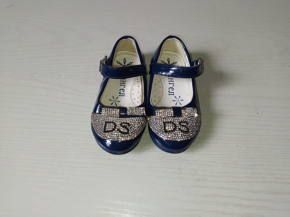 Детская обувь разные