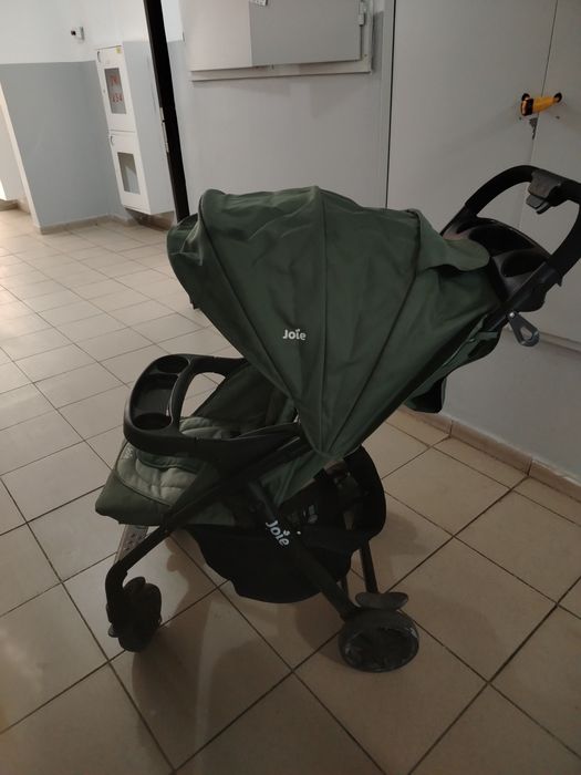 Продам прогулочную коляску
