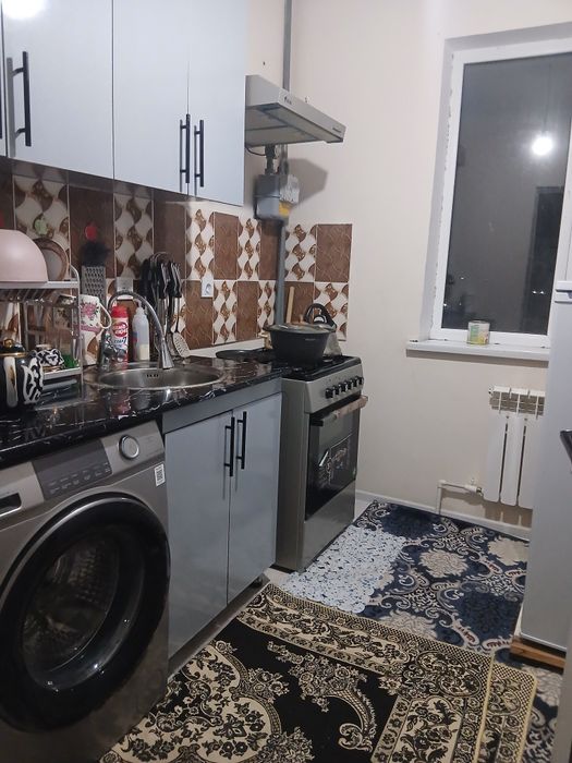 Angor tumani sharq guli mahallasida joylashgan kup qavatli uylar