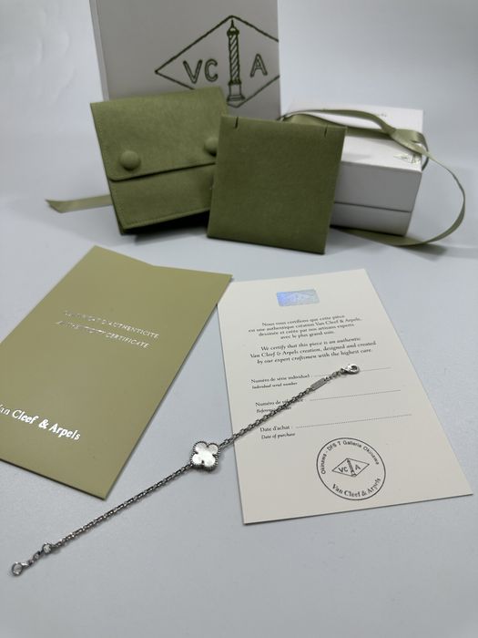 Brățară Van Cleef & Arpels White Gold 750 White Pearl