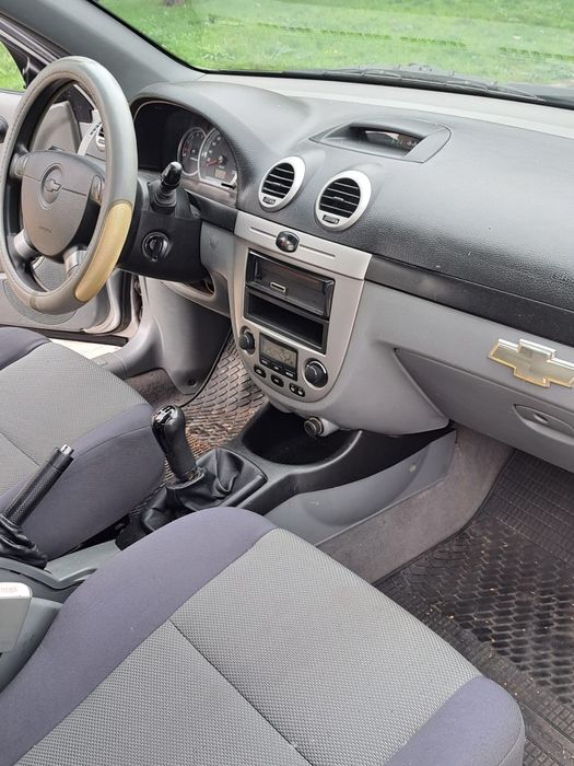 VAND Chevrolet Lacetti An 2008 51.385km Reali