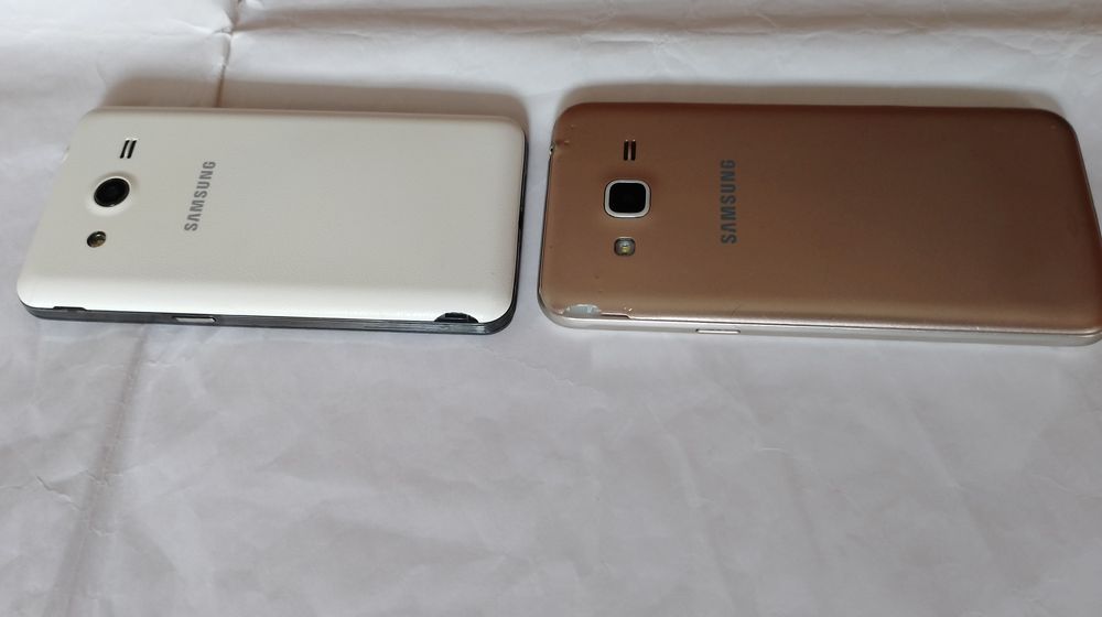 Lot două telefoane Samsung pentru piese Core 2 si J3