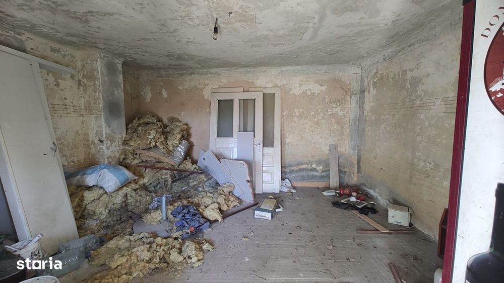 Vânzare Casă + Teren 1.330 Mp – Răpolțel, Județul Hunedoara
