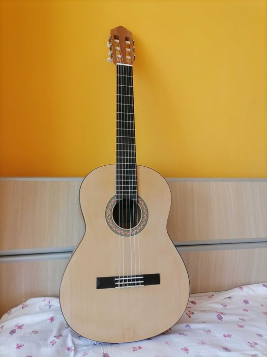 Китара с калъф втора употреба