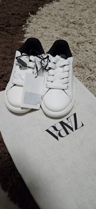 Adidasi unisex 25