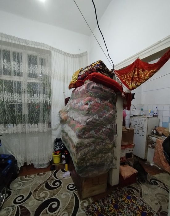 Продается 1 комнатная квартира в центре наваи вдоль дороги