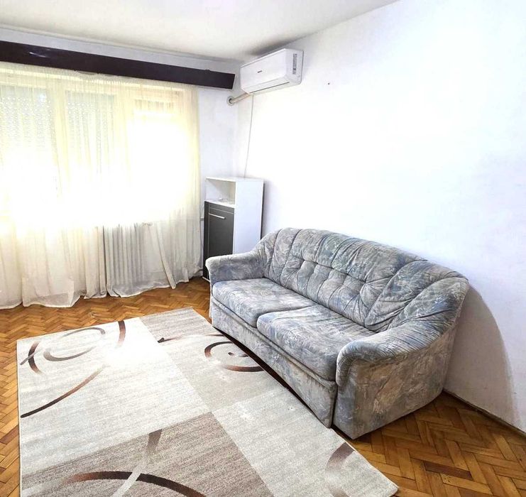 Vand apartament 2 camere la parter Rogerius