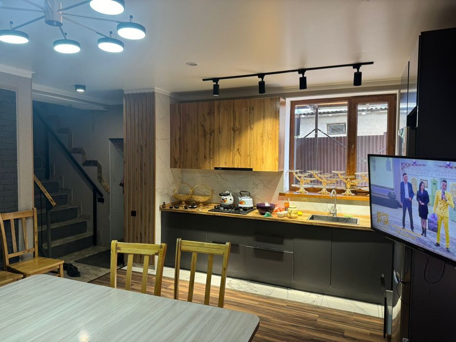 Айна Коттедж Біркөлік