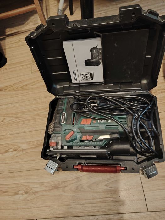 Ferăstrău electric 800w