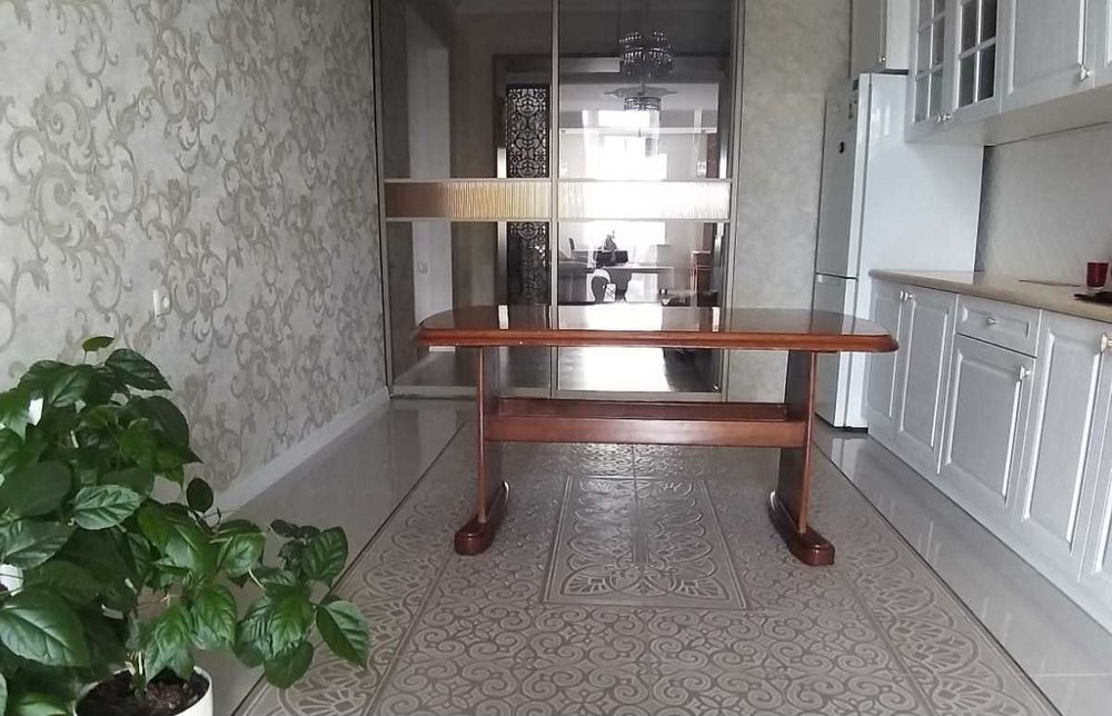 Стол румынский, раритет