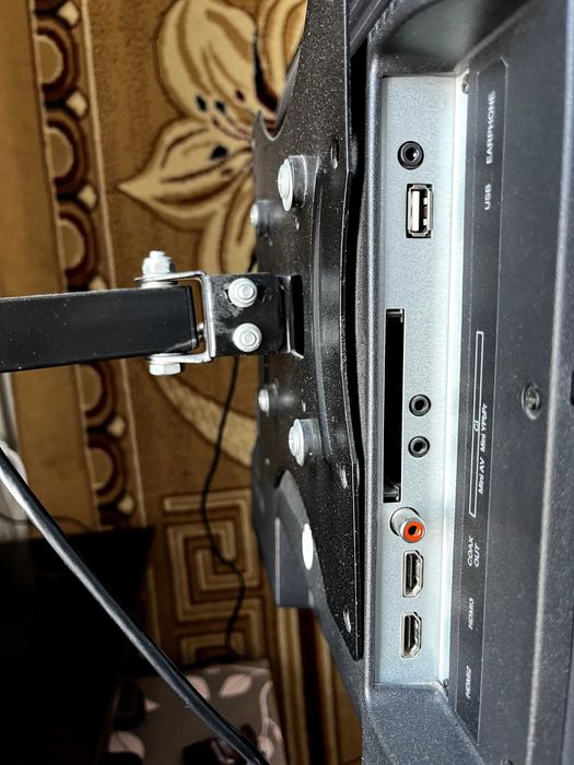 Телевизор YASIN32