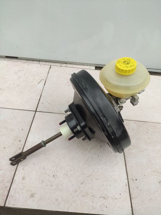 Вакуум в сборе на Ауди 80