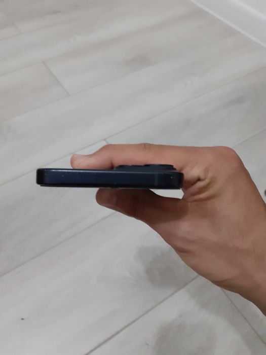 iPhone 15 128GB черный