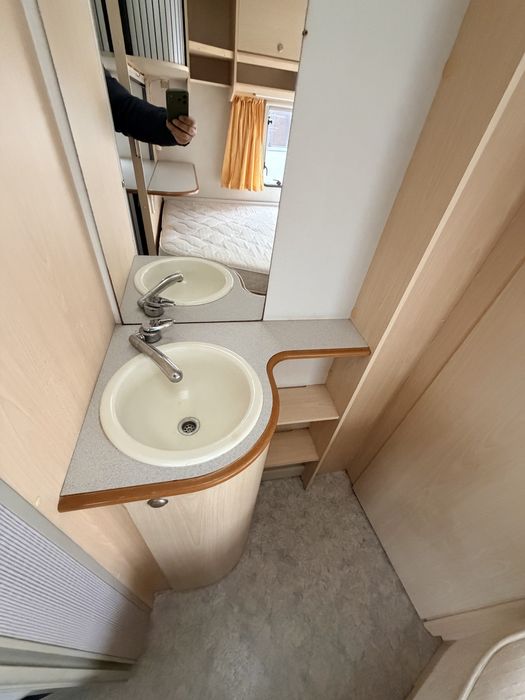 Rulota Kip Star-Line 47 SGB an2001,4 persoane,fransbed,baie