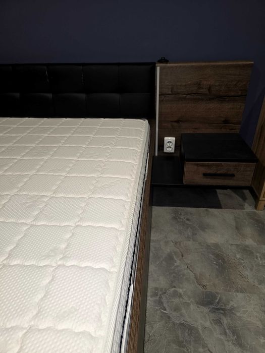 Легло 180/200 с нощни шкафчета 2 бр.  и осветление в Добрич