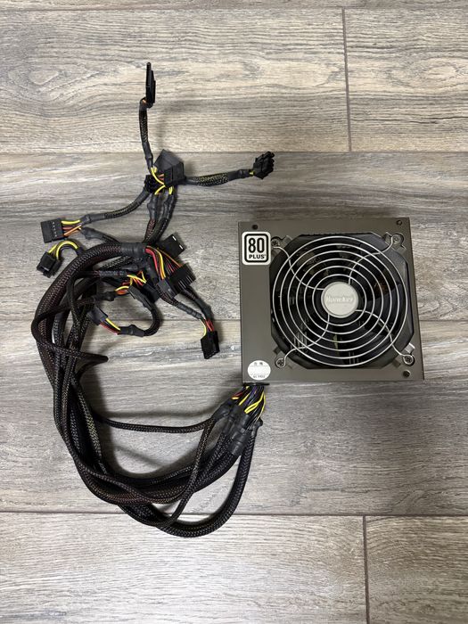 Блок питания HunKey GS700 700w