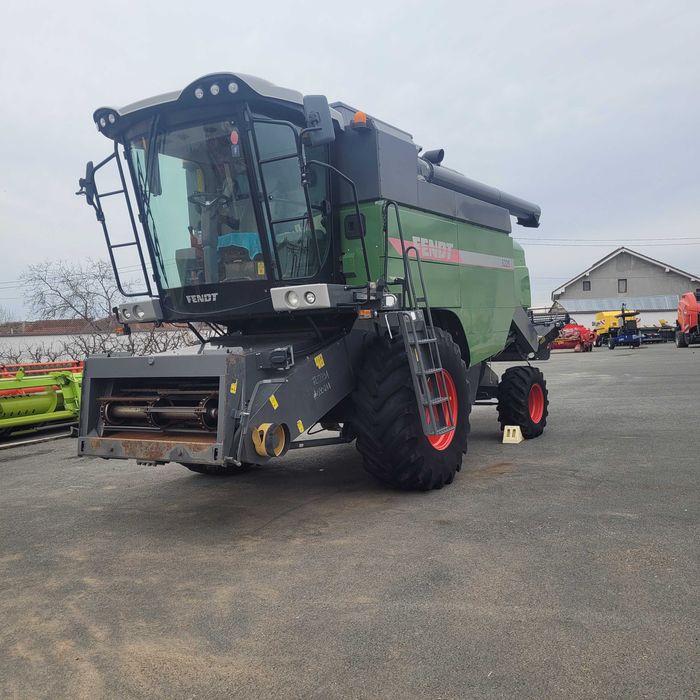 Combina recoltat cereale Fendt