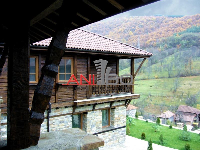 Каменни къщи в област Ловеч, гр. Тетевен, с. Голям Извор, площ 1000 к