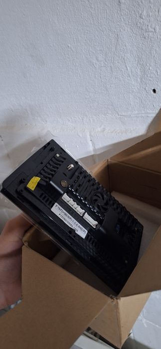 Андроид в машину.