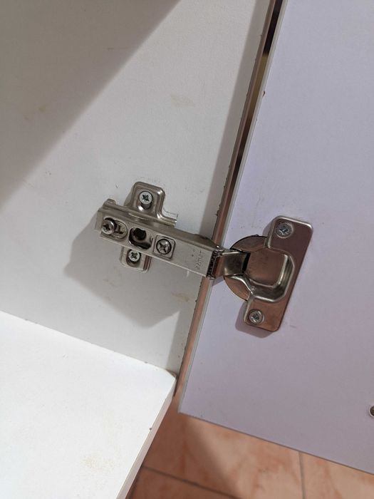 Навесной кухонный шкаф (80х32х70).