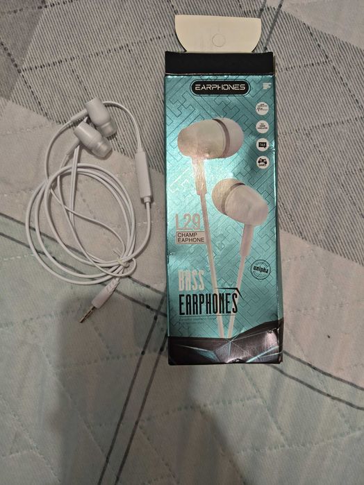 2 seturi de casti si cu fir si fara fir