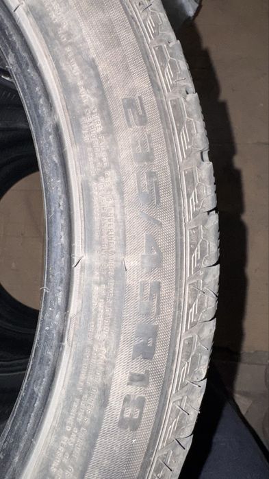 Комплект шин 235/45/R18 Kapsen