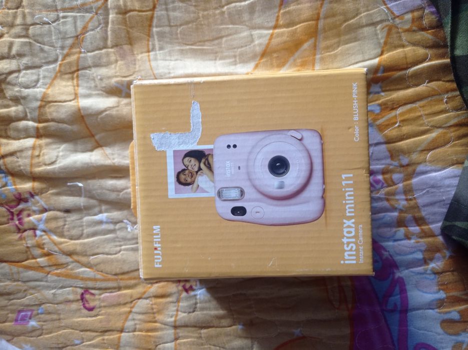 Продам Instax mini 11