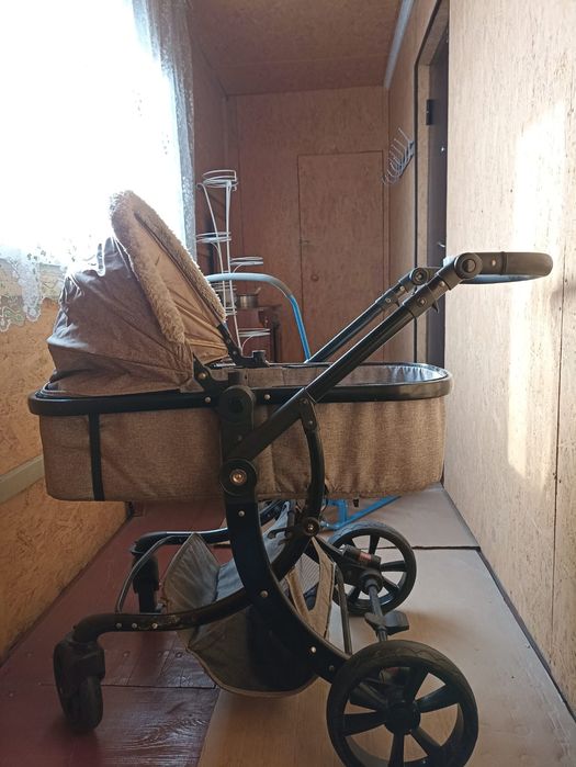 Коляска детская ..