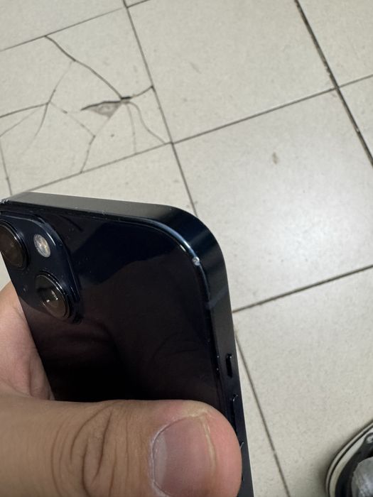 Продам iPhone 13