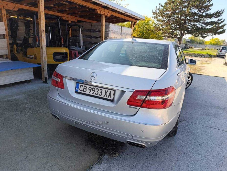 Mercedes-Benz E 220, Ръчна