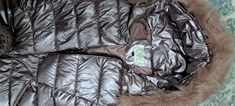 Продам курточку .