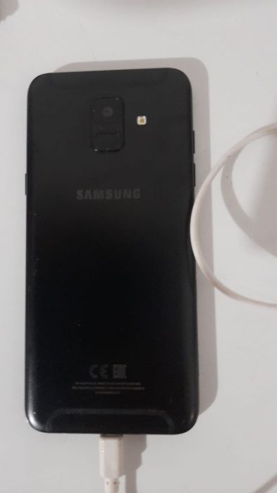 Samsung телефон в хорошем состояний