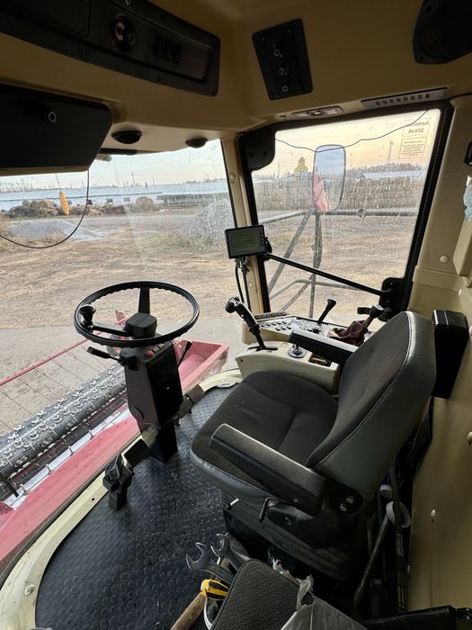 Зерноуборочный комбайн Есиль 750