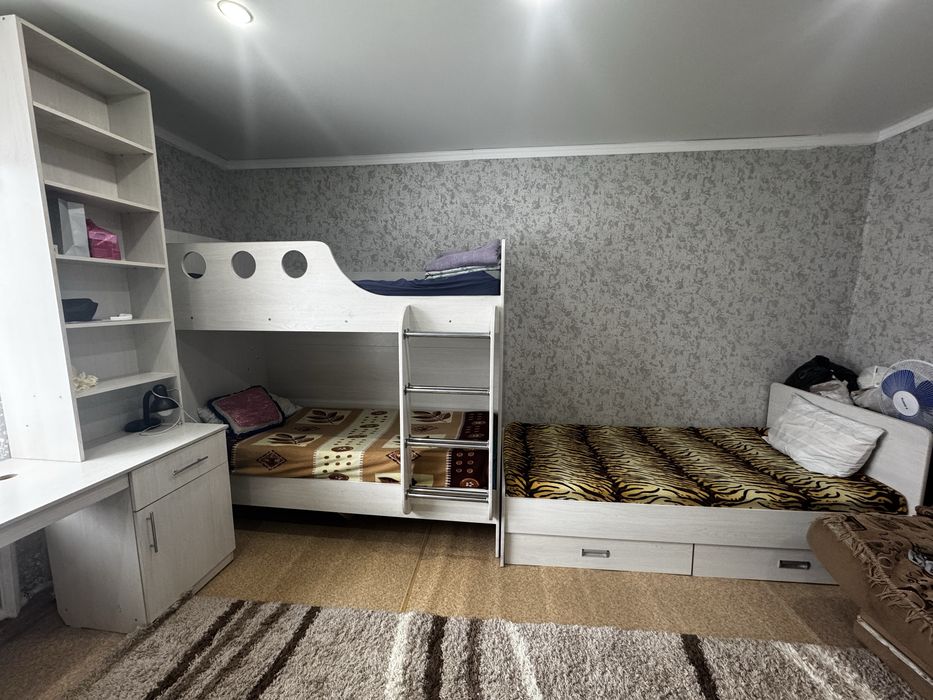 Продам комплект мебели