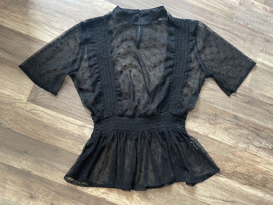 Черна дантелена блуза
