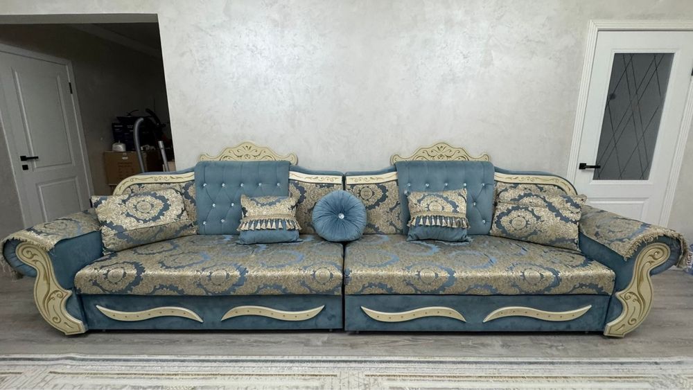 Продаётся диван.