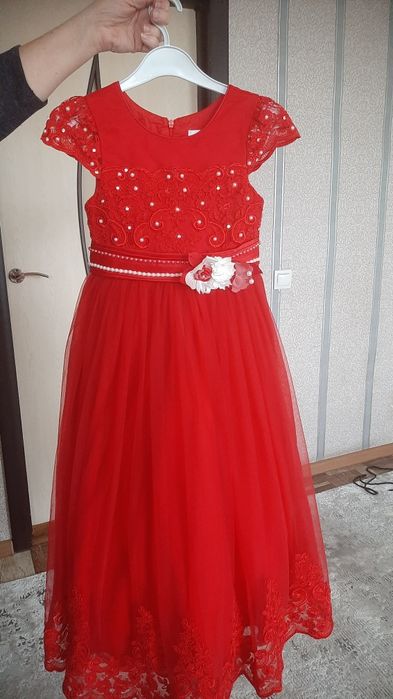 Продам платье для девочки