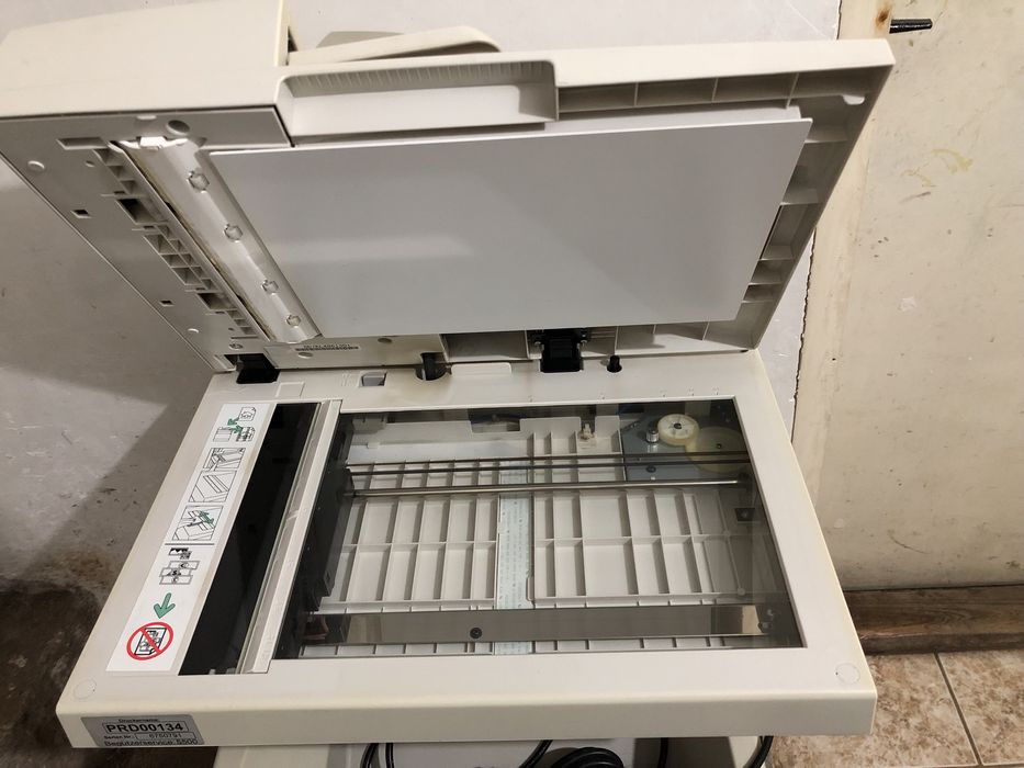 LexMark X560n цветен лазарен принтер,факс,копир