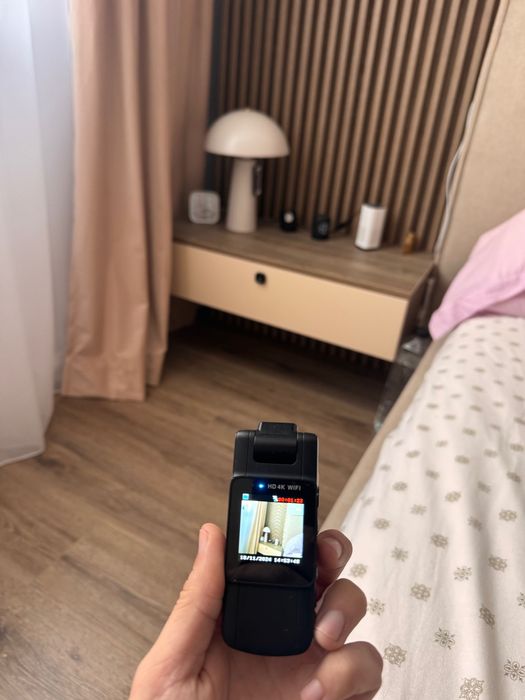 Camera video portabilă și reportofon