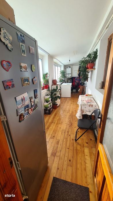 Apartament cu 2 camere de vânzare în Curtea de Argeș.