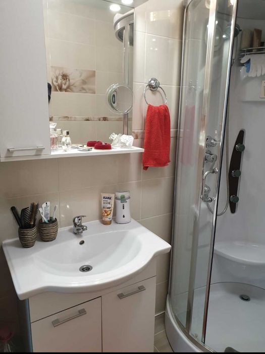 Inchiriez apartament cu 3 camere zona Dedeman