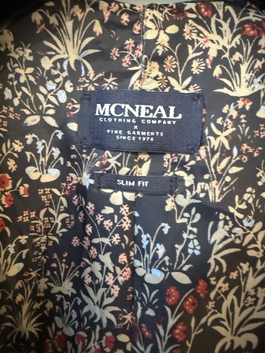 Sacou și Vesta MCNEAL