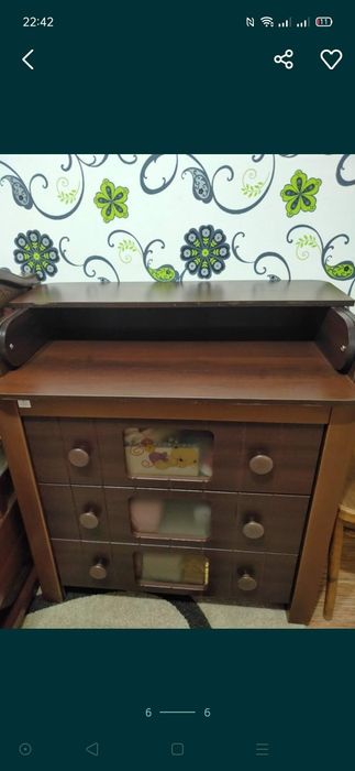 Продам кроватку и комод