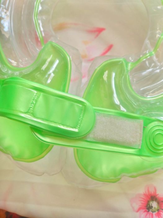 Продается детский надувной круг, и шапочка для плавания