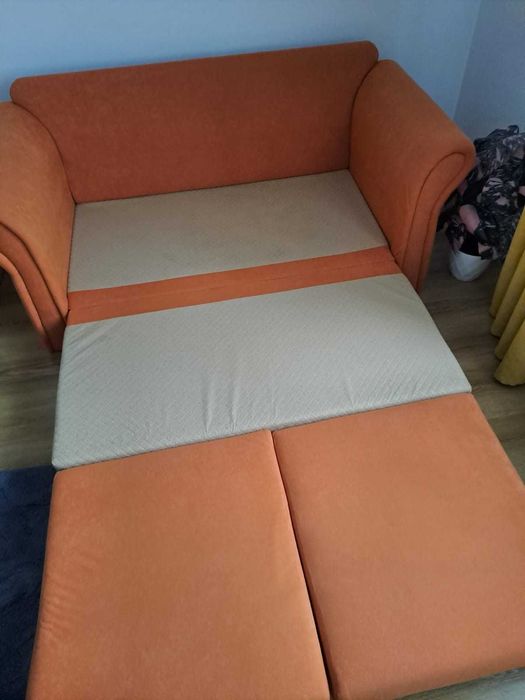 Stei BihorMasa cu 6 scaune, canapea